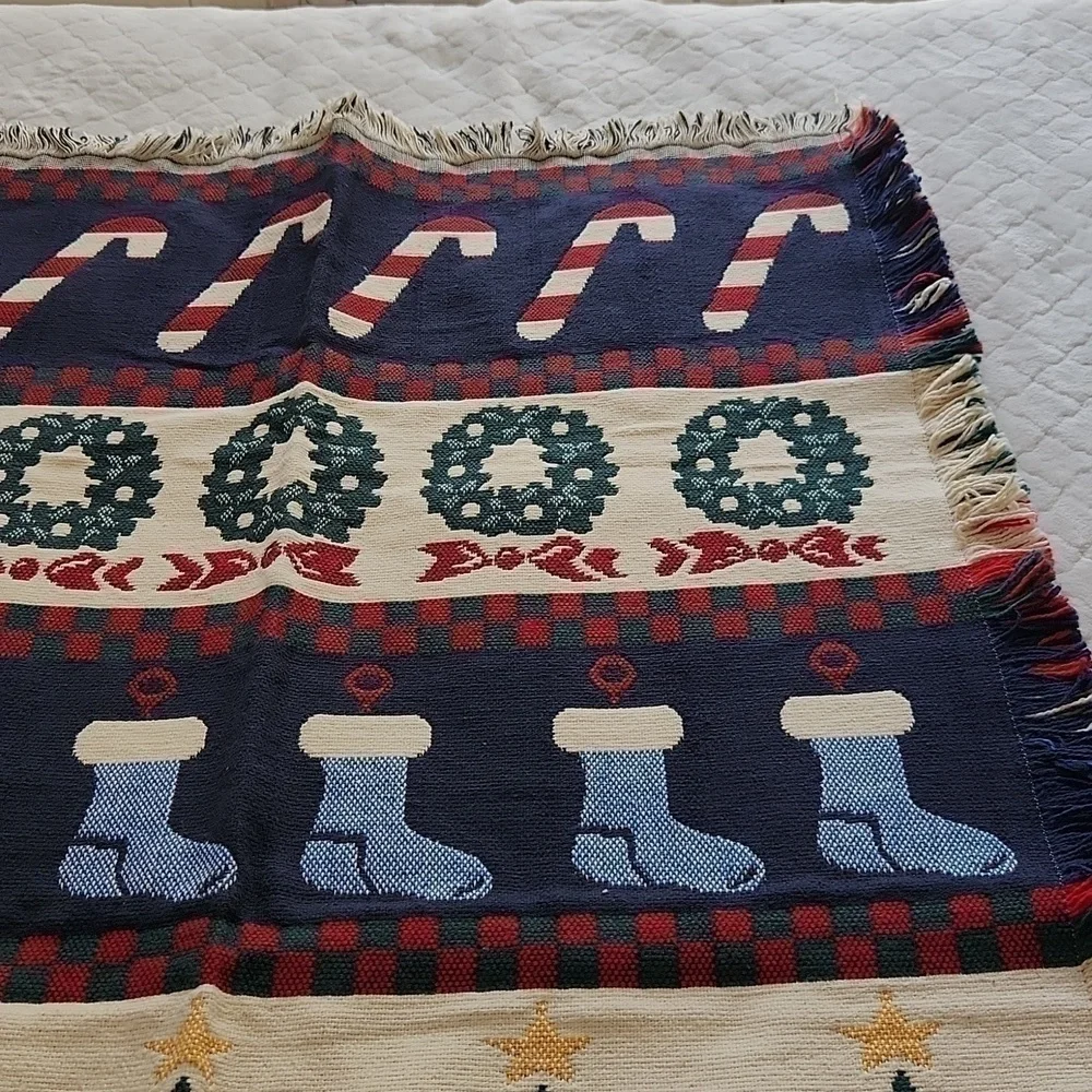 New Carpet Throw Christmas With fringe Hem Holidays Decor Vintage - Picture 8 of 11